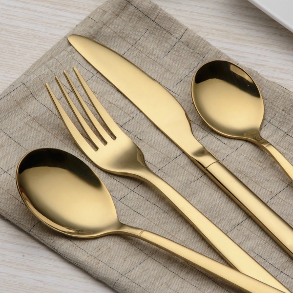 Berglander shiny gold flatware set - Come explore Thanksgiving table decor! 