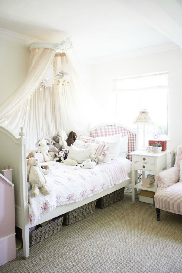 Bedroom - Charming white Scandinavian style cottage interiors in a property called the Hatch (Beach Studios) near London. #scandinavianstyle #cottage #interiordesign #whitedecor