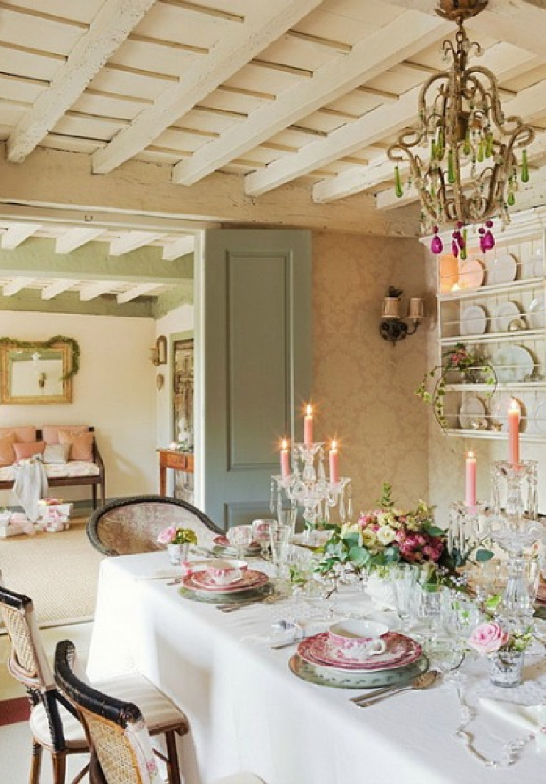 Beautiful French inspired dining room with pale pink and mint green accents and holiday decor with a romantic feel. El Mueble.