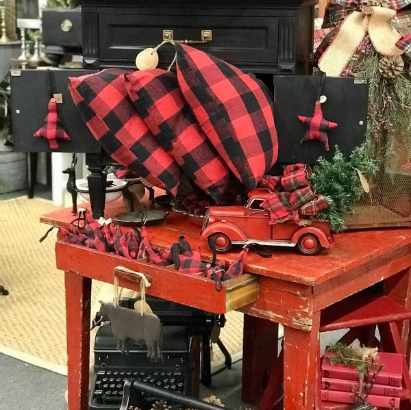 Farmhouse Christmas decor and vintage holiday decorations from Trove Vintage at Vintage Bliss in Beloit. #holidaydecor #vintagechristmas #farmhousechristmas