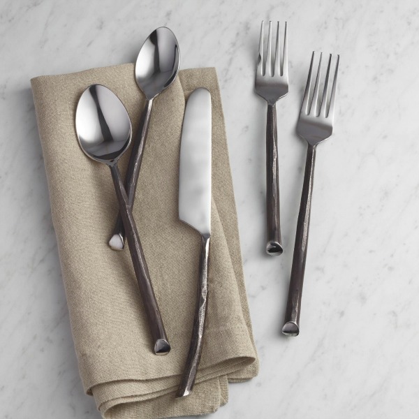 Twig flatware set with blackened handles - Come explore Thanksgiving table decor! 
