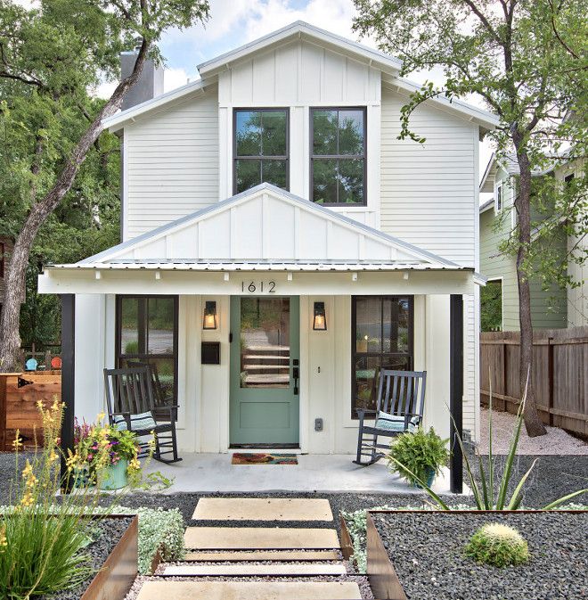 White house exterior painted Benjamin Moore Simply White - Avenue B Development. #bestwhitepaintcolor #benjaminmooresimplywhite #housecolors