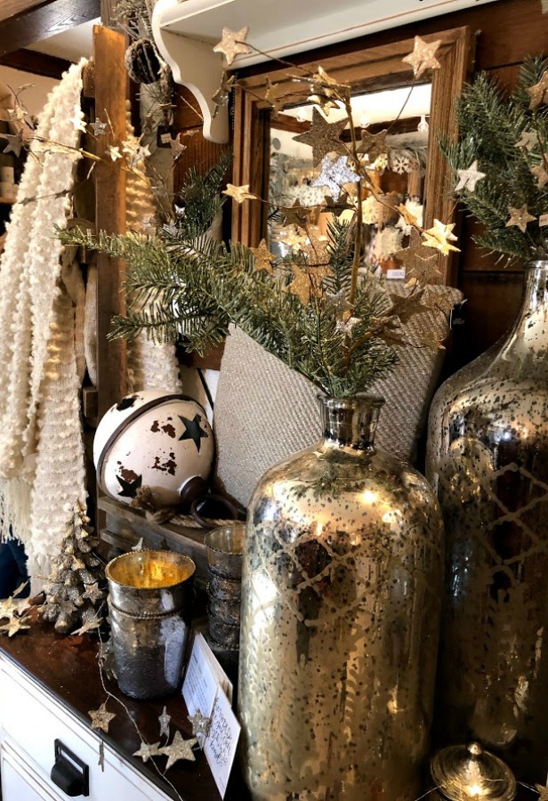 American farmhouse Christmas decor and vintage holiday decorating ideas at Urban Farmgirl in Rockford, Illinois. #hellolovelystudio #urbanfarmgirl #christmasdecor #farmhousechristmas #holidaydecor