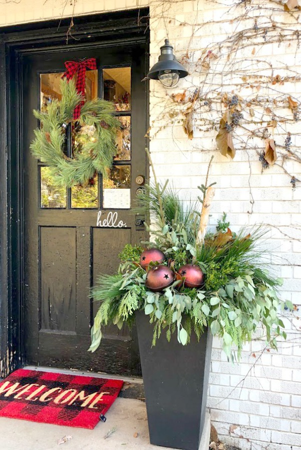 American farmhouse Christmas decor and vintage holiday decorating ideas at Urban Farmgirl in Rockford, Illinois. #hellolovelystudio #urbanfarmgirl #christmasdecor #farmhousechristmas #holidaydecor