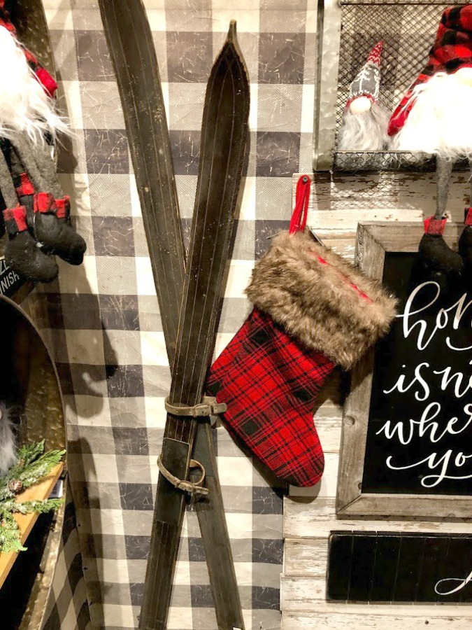 American farmhouse Christmas decor and vintage holiday decorating ideas at Urban Farmgirl in Rockford, Illinois. #hellolovelystudio #urbanfarmgirl #christmasdecor #farmhousechristmas #holidaydecor