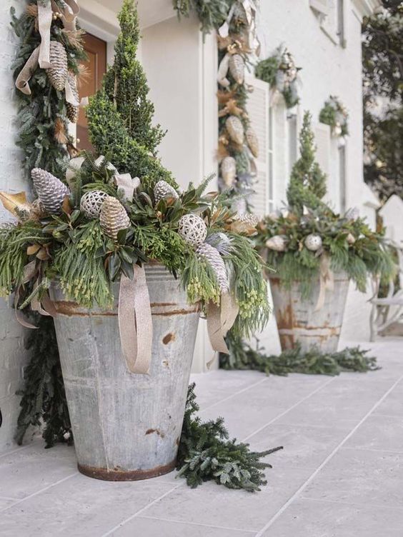 Beautiful exteriors and front doors decorated for Christmas! #christmasdecor #exteriors #outdoordecor #christmas