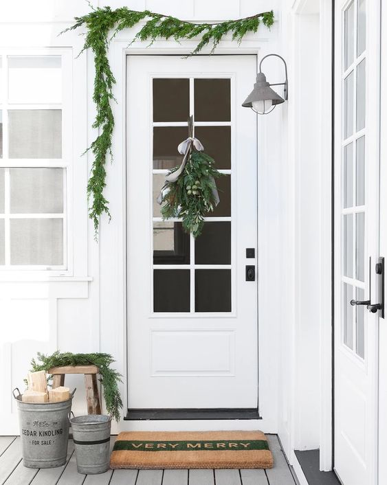Beautiful exteriors and front doors decorated for Christmas! #christmasdecor #exteriors #outdoordecor #christmas
