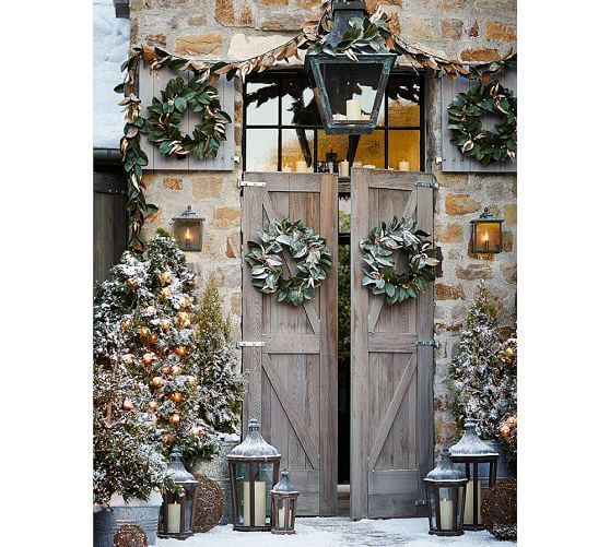 Beautiful exteriors and front doors decorated for Christmas! #christmasdecor #exteriors #outdoordecor #christmas