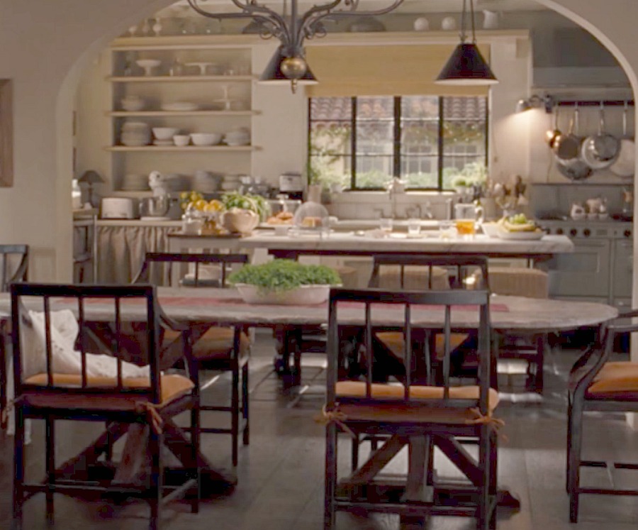 Gorgeous "It's Complicated" movie house Cali inspired Belgian interior design and decor inspiration from Nancy Meyers' set - Universal Studios. #itscomplicated #moviehouses #interiordesign #belgiandesign