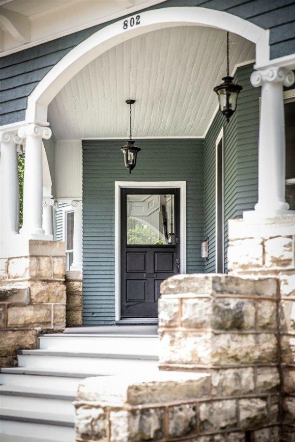 Architecturally magnificent Victorian style historic home tour (Beloit, WI). #victorianhome #interiordesign #hometour #homerenovation #historichome