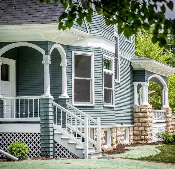 Architecturally magnificent Victorian style historic home tour (Beloit, WI). #victorianhome #interiordesign #hometour #homerenovation #historichome