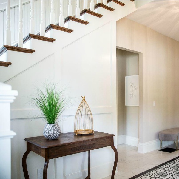 Entry in architecturally magnificent Victorian style historic home tour (Beloit, WI). #victorianhome #interiordesign #hometour #homerenovation #historichome