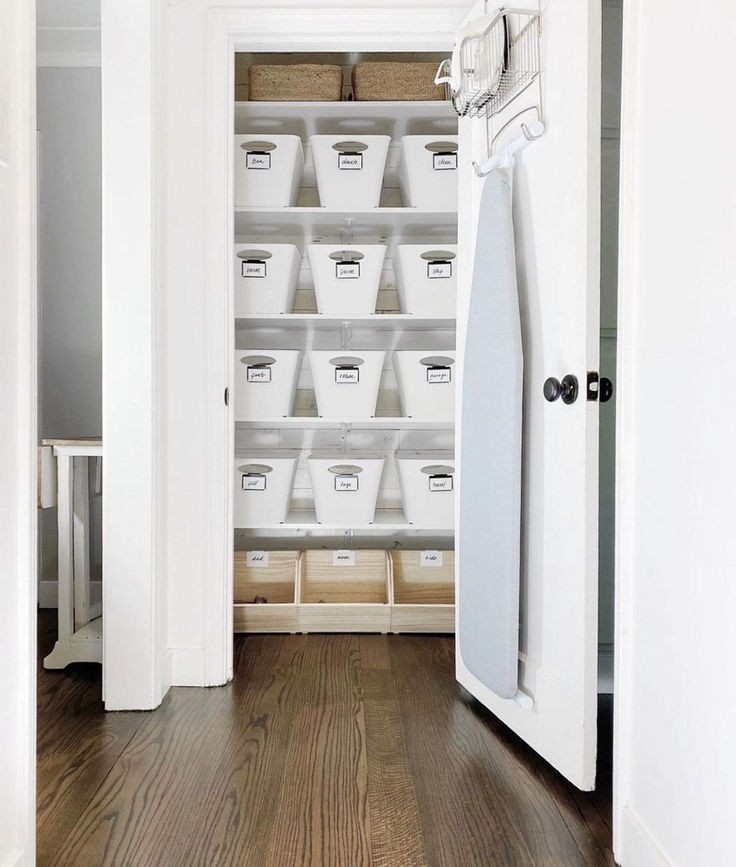 Dreamy organized closet with white bins - @breathing.room.organization