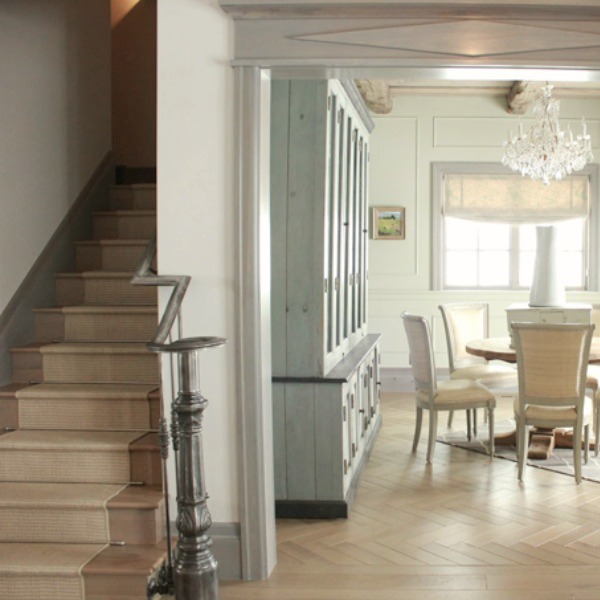 Gustavian and French decor inspiration from a beautiful custom cottage in Utah - Decor de Provence. #frenchcountry #interiordesign #frenchcottage