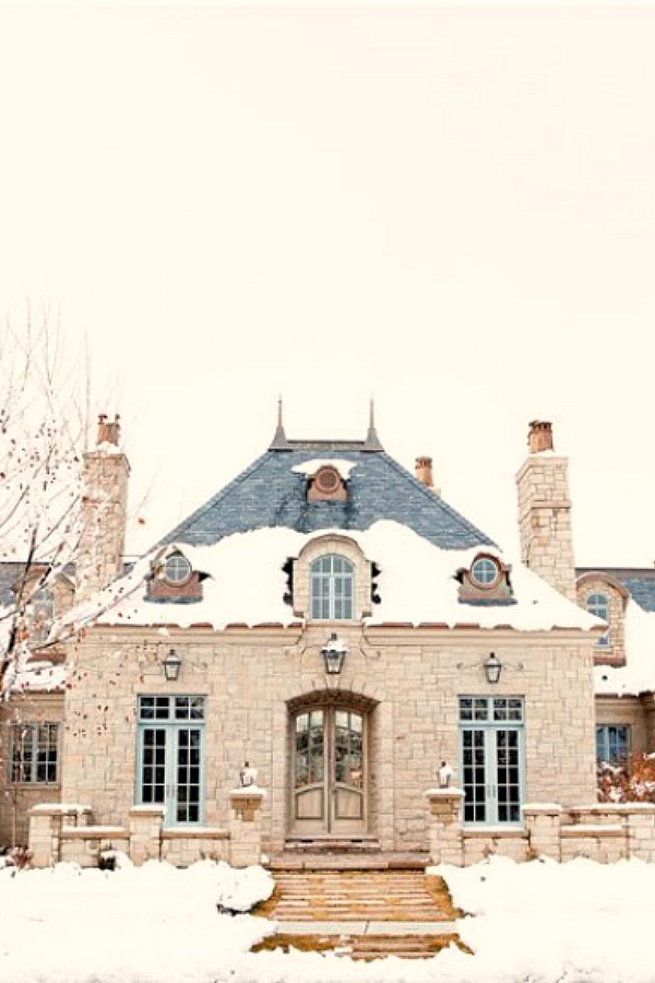 French chateau with stone exterior and Gustavian details - Decor de Provence. #frenchhome #frenchchateau #houseexterior #stonehouses