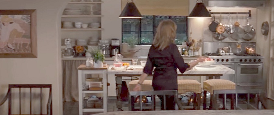 Gorgeous "It's Complicated" movie house Cali inspired Belgian interior design and decor inspiration from Nancy Meyers' set - Universal Studios. #itscomplicated #moviehouses #interiordesign #belgiandesign