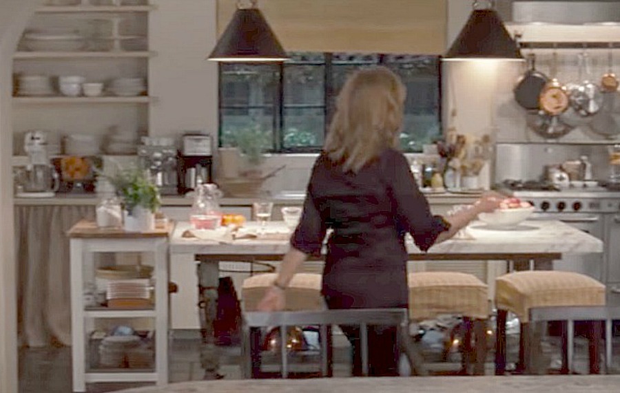 Gorgeous "It's Complicated" movie house Cali inspired Belgian interior design and decor inspiration from Nancy Meyers' set - Universal Studios. #itscomplicated #moviehouses #interiordesign #belgiandesign