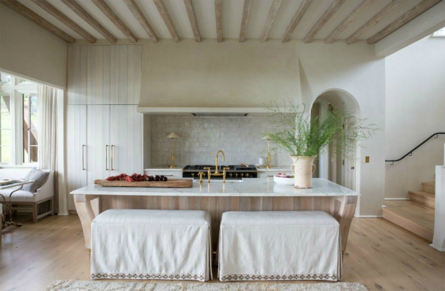 Magnificent kitchen with timeless architecture and design by Atlanta-based Jeffrey Dungan who mixes rustic with elegant in luxury home design. #architecture #luxuryhome #jeffreydungan #timelessdesign #sophisticateddesign