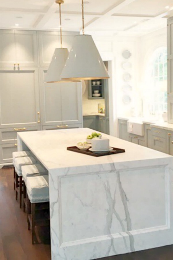 Elegant Blue Kitchen Design: What Makes it Timeless?