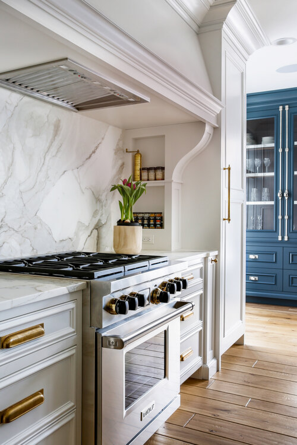 Classic blue kitchen design with traditional architecture, custom millwork, and sophisticated design - Edward Deegan Architects. #bluekitchens #traditionalkithens #classicbluekitchen