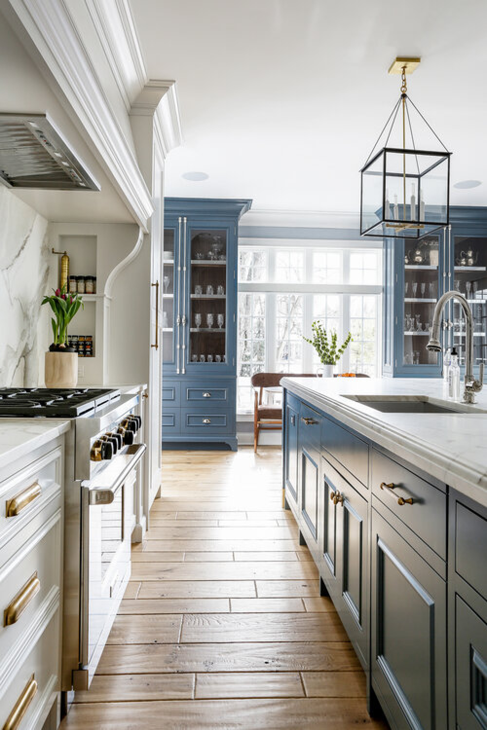 Classic blue kitchen ideas with traditional architecture, custom millwork, and sophisticated design - Edward Deegan Architects. #bluekitchens #traditionalkithens #classicbluekitchen