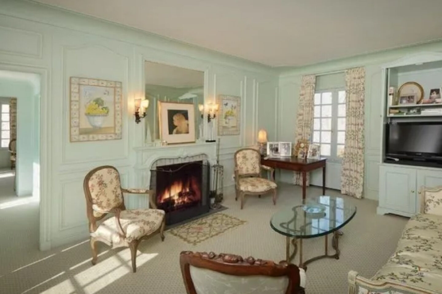 David Adler La Lanterne Mansion is a 1922 historic home in Lake Bluff with French inspired architecture and interiors.