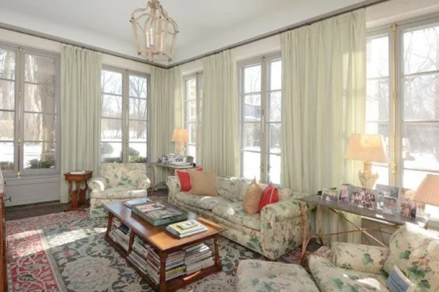 Sun room before renovation - David Adler La Lanterne Mansion is a 1922 historic home in Lake Bluff with French inspired architecture and interiors.