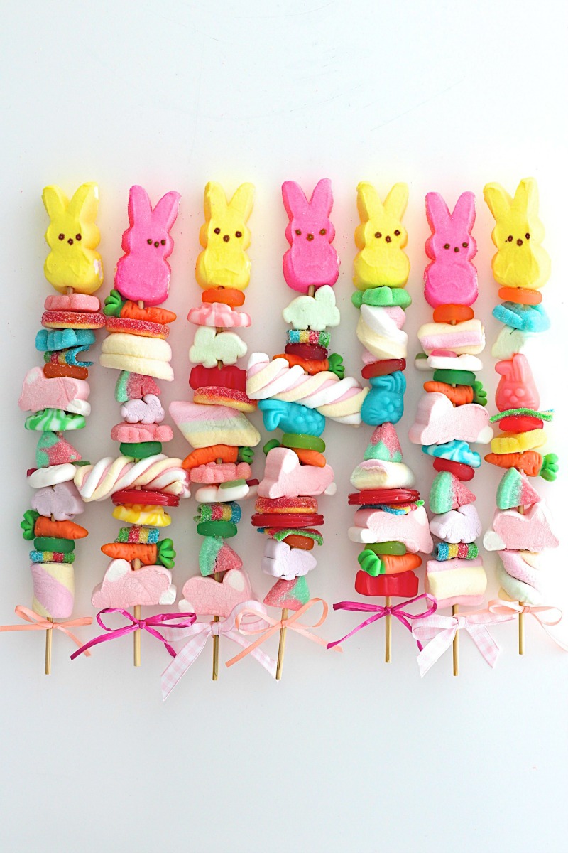 Easter candy peep kebabs - colorful party favors from The Baker Mama! #easterrecipes #candykebabs #peepkebabs #partyfavors