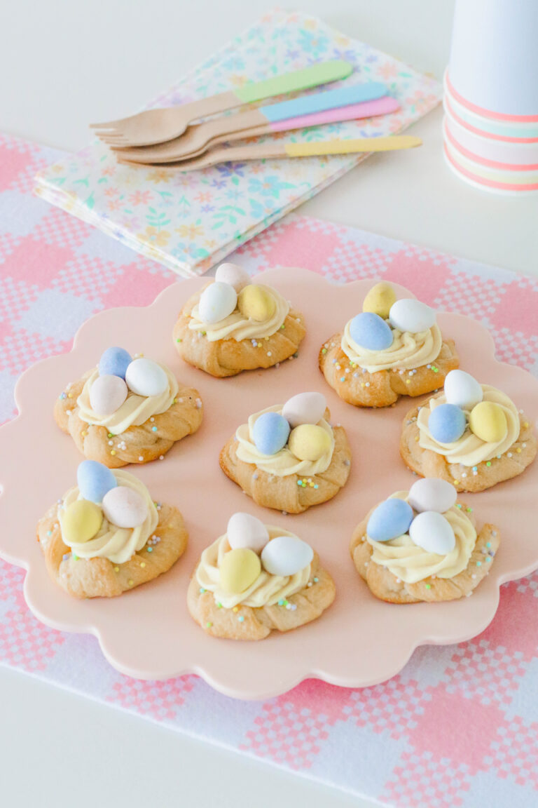 Sweet and delicious pastel Easter Crescent Wreaths - recipe from Pillsbury - Twinkle Twinkle Little Party. #easterrecipe #eastersweets #crescentrollrecipe #springcrafts #springrecipes