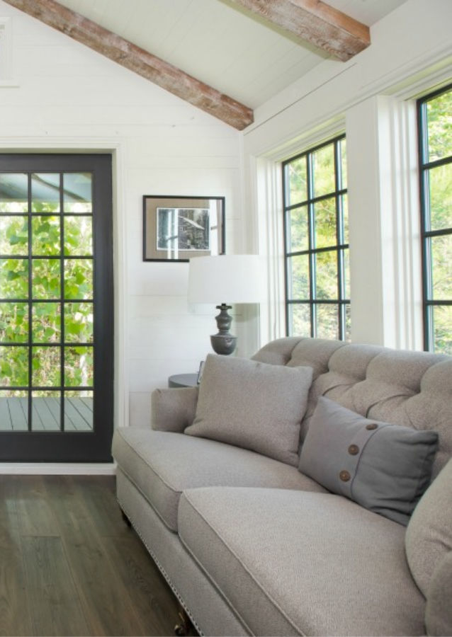 cabin in Tennessee at Retreat by Oakstone - Jeffrey Dungan. #tinyhouse #housedesign #jeffreydungan