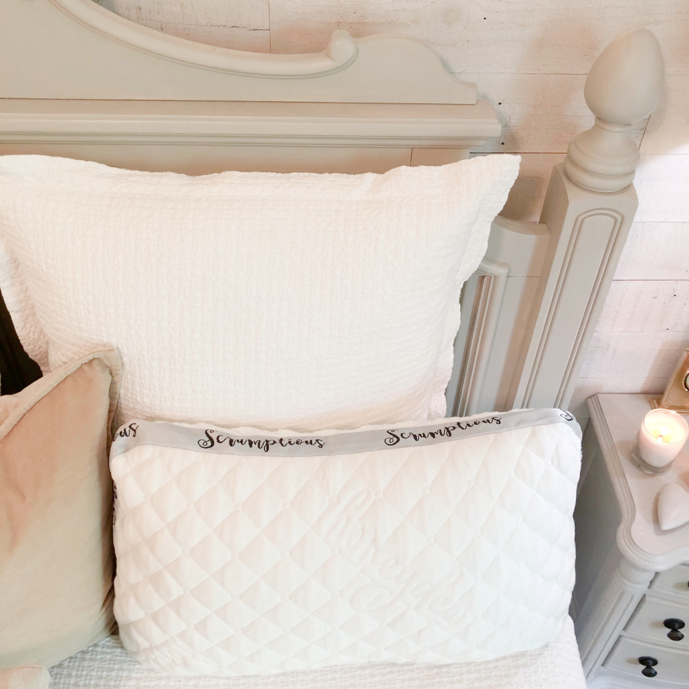 Honeydew Sleep Scrumptious pillow on our bed - Hello Lovely Studio. #honeydewsleep #bestpillow #luxurypillow #bedpillows