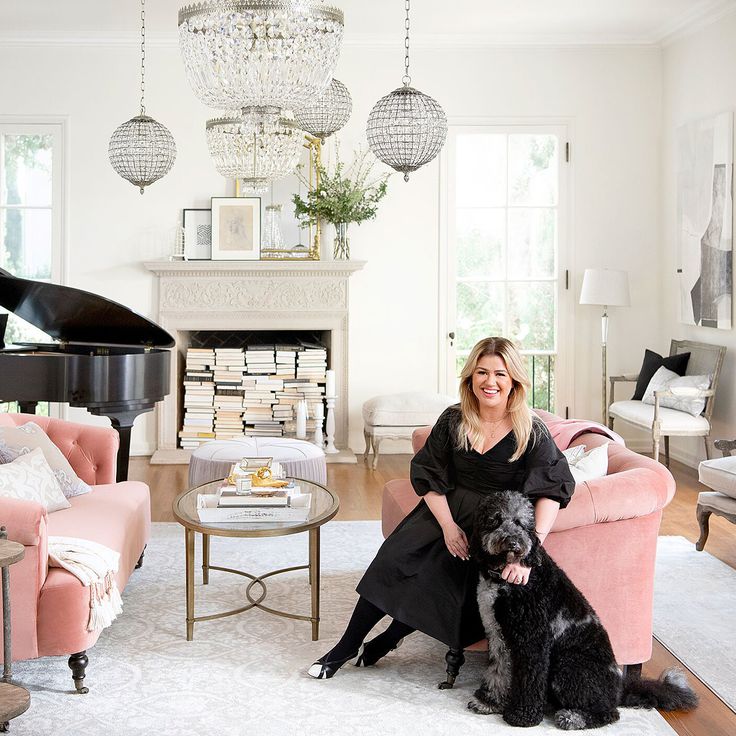 Kelly Clarkson teamed up with Wayfair for a beautifully curated French country furniture and decor collection! #kellyclarkson #kellyclarksonhome #homedecor #furniture #frenchcountry 