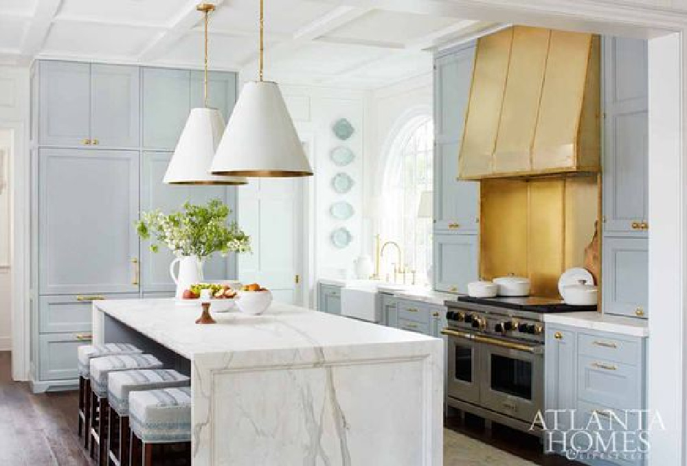 Matthew Quinn and Lauren DeLoach worked on this bespoke kitchen in the 2017 Southeastern Designer Showhouse - Atlanta Homes. #kitchendesign #traditionalstyle #timelesskitchens