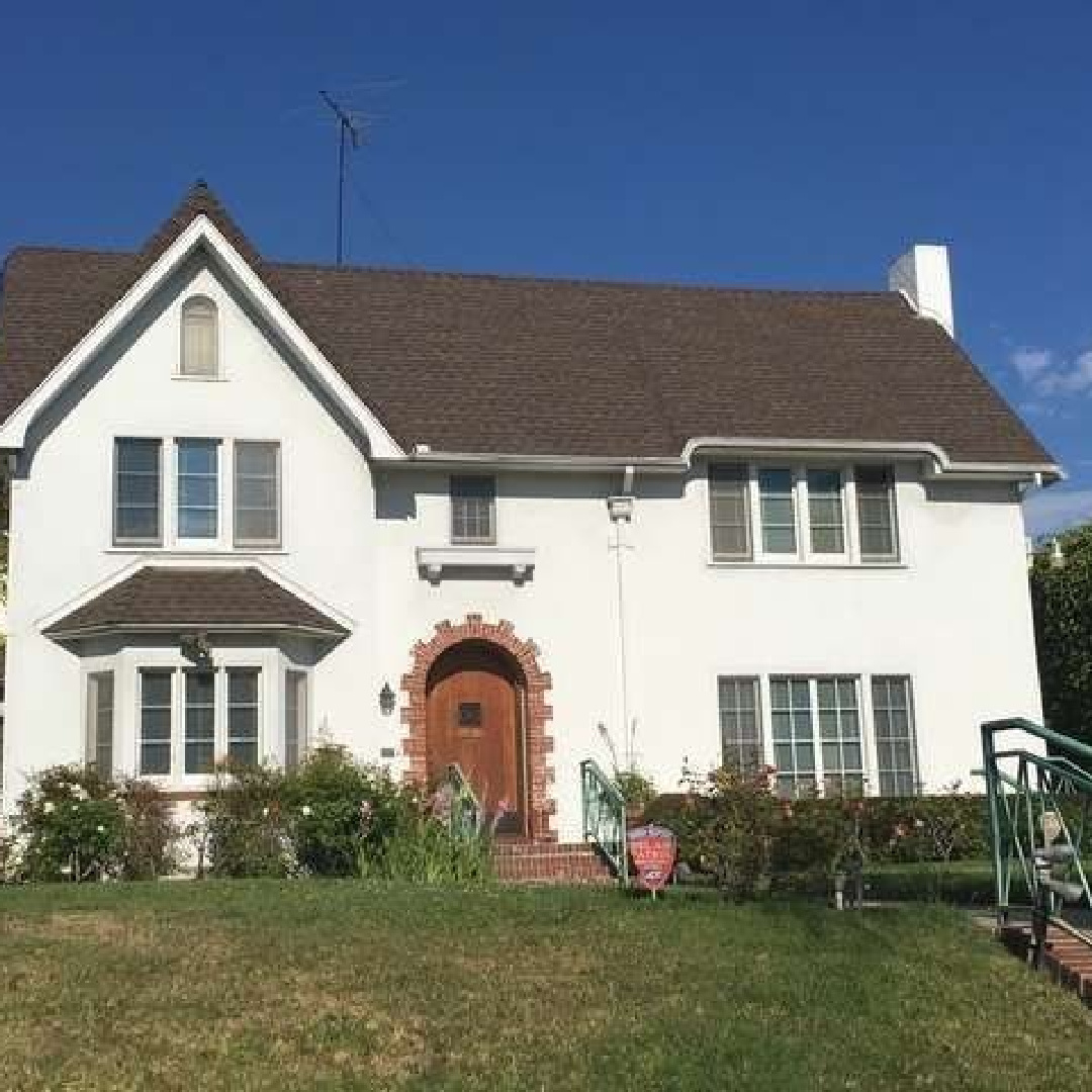 Exterior of 1920s home - HGTV Property Brothers Drew Scott's honeymoon house with Linda in LA's Windsor neighborhood. #drewhoneymoonhouse #drewandlindahouse