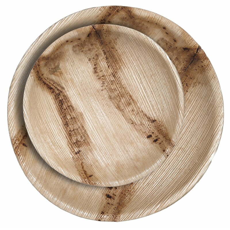 Round palm leaf disposable plates are beautiful and compostable! #palmplates #disposable