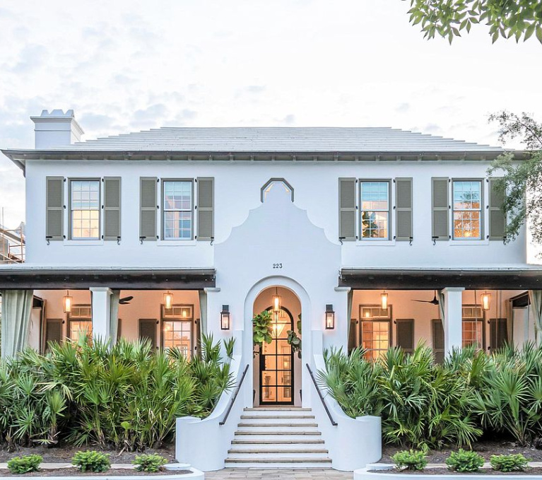Luxurious house exterior on Somerset in Alys Beach. #houseexterior #luxuryhomes #alysbeach #beachhouses