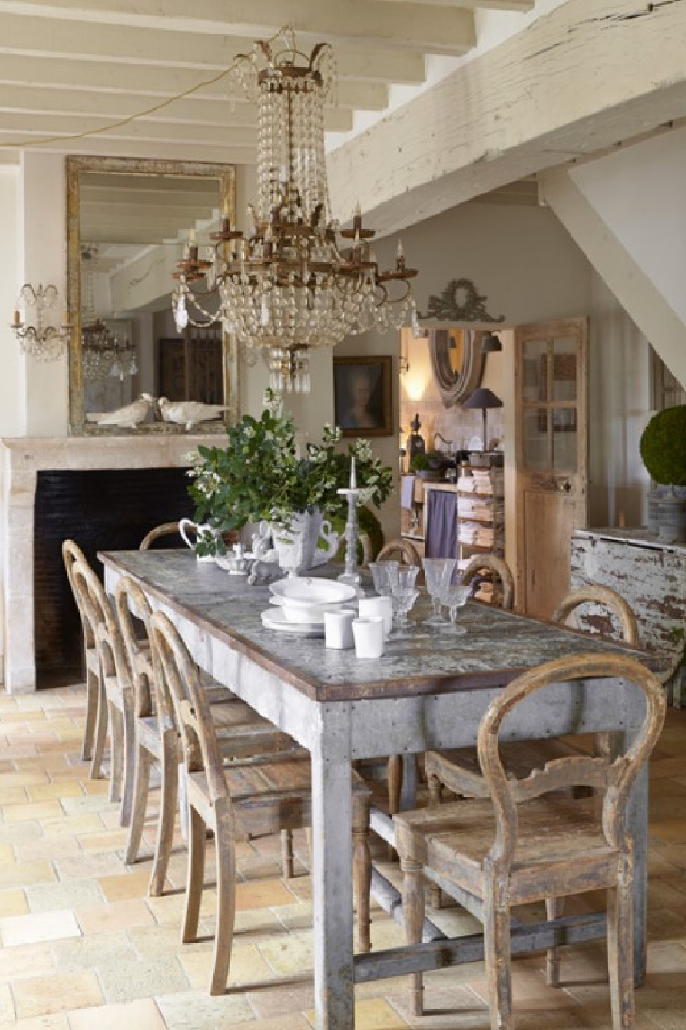 Rustic elegant French country home near Paris belonging to Sophie Lambert, antique lover and shop owner of Autemps des Cerises. #countryfrenchhome #frenchnordic #scandinavianantiques