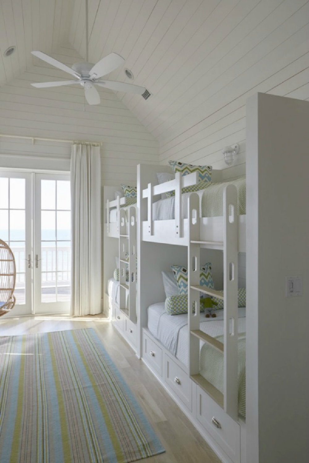 Bunk room in a luxurious coastal home by Geoff Chick.