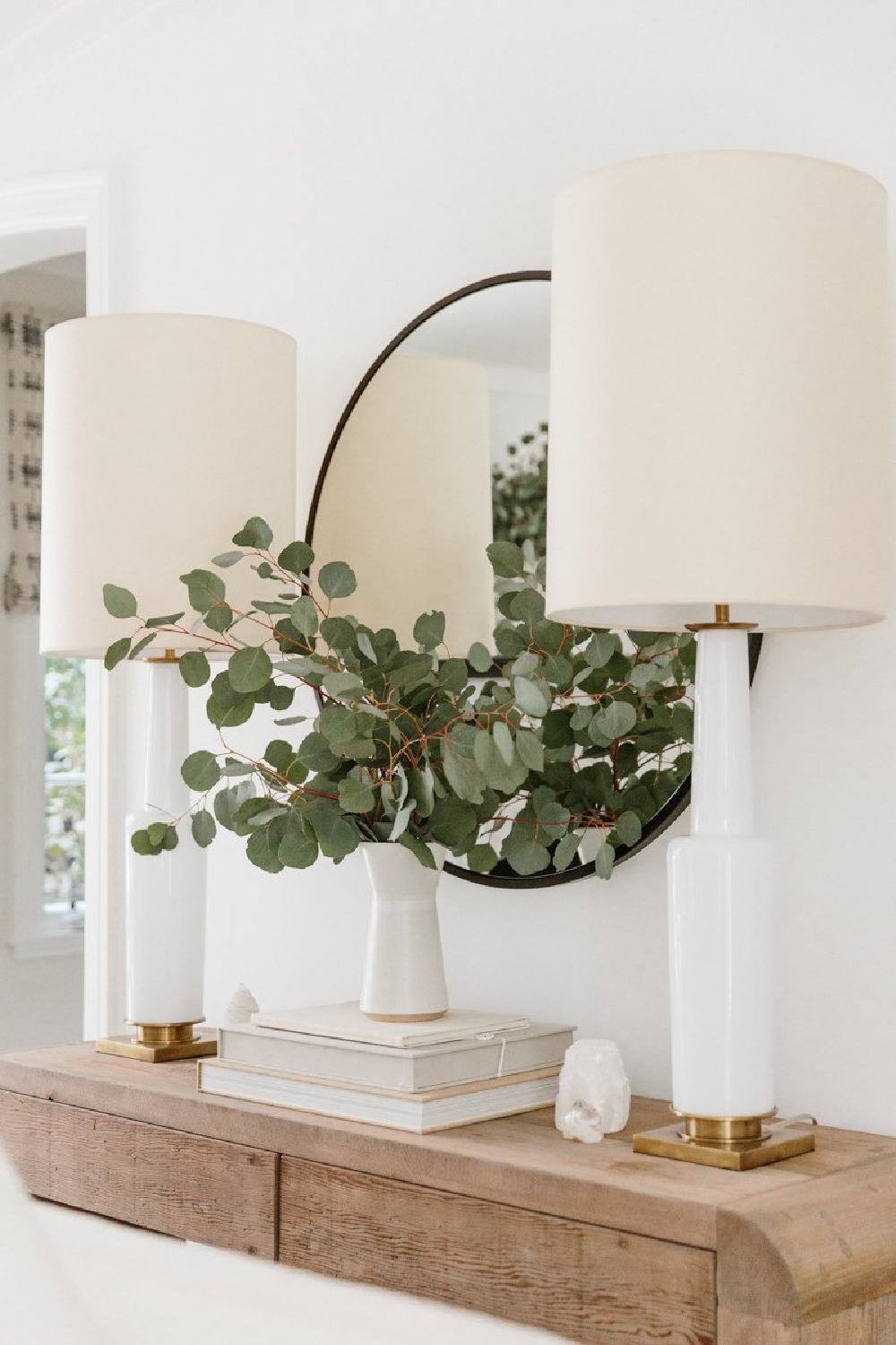 Erin Fetherston's white living room in LA. Come explore California modern farmhouse interior design inspiration! #modernfarmhouse #livingrooms #whitedecor #interiordesign