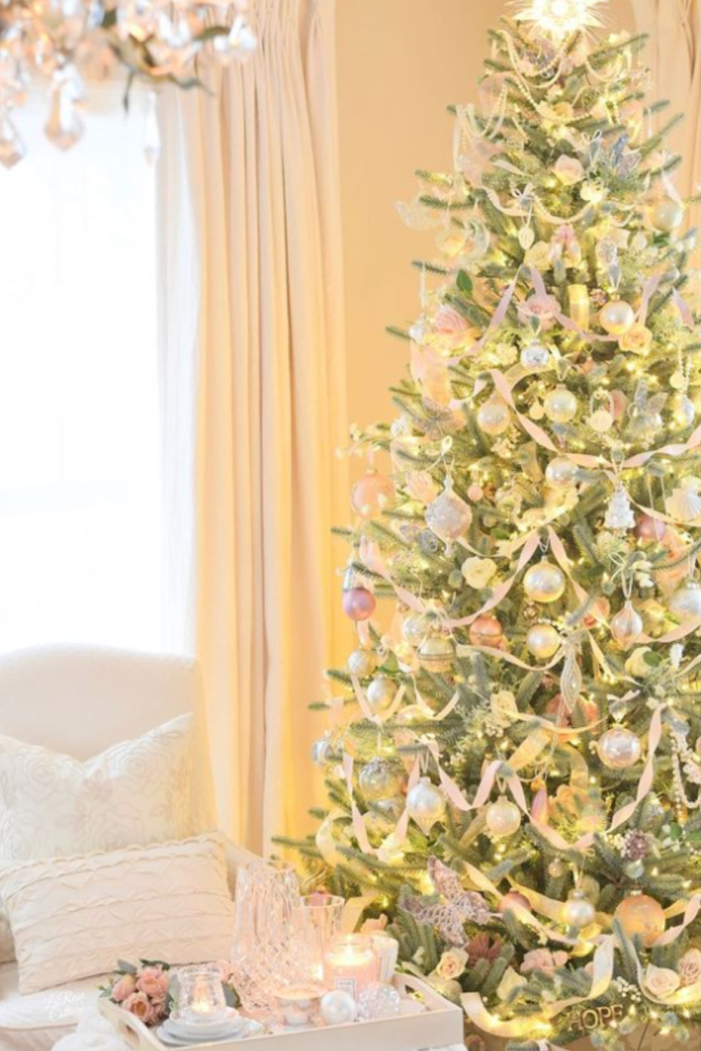 Enchanting romantic French country Christmas tree and pastel holiday white Christmas inspiration from @larosecottage. #frenchcountrychristmas #whitechristmas #holidaydecor