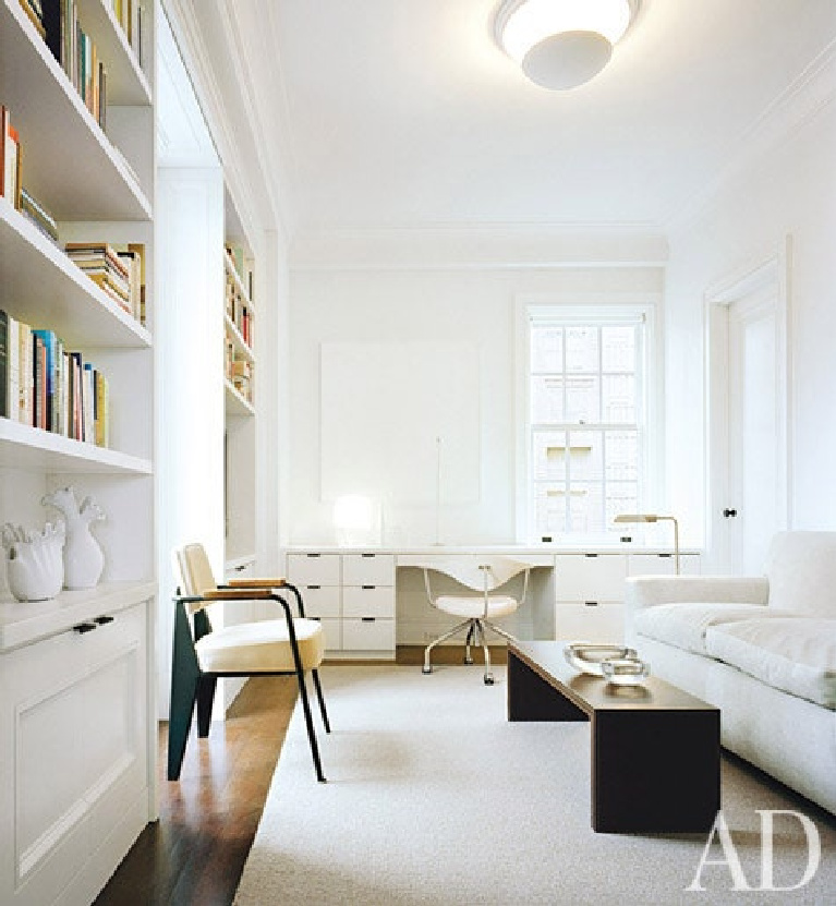 All white study with home office area with built-in desk. Lee Mindel and Peter Shelton. #homeoffice #interiordesign #whitedecor