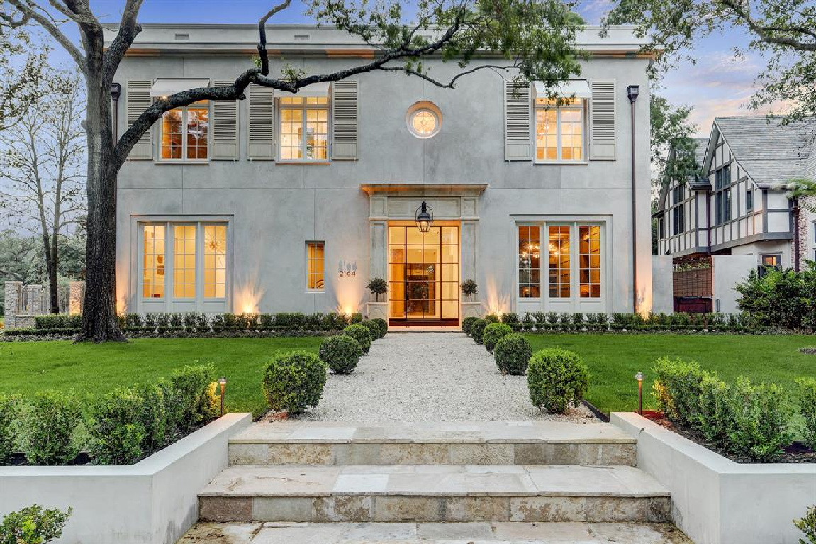 Stunning European elegance and curb appeal for this Houston home built by Morris Hullinger. #frenchcountry #houseexterior #dreamhome #stuccohome #europeancountry #houseexteriors