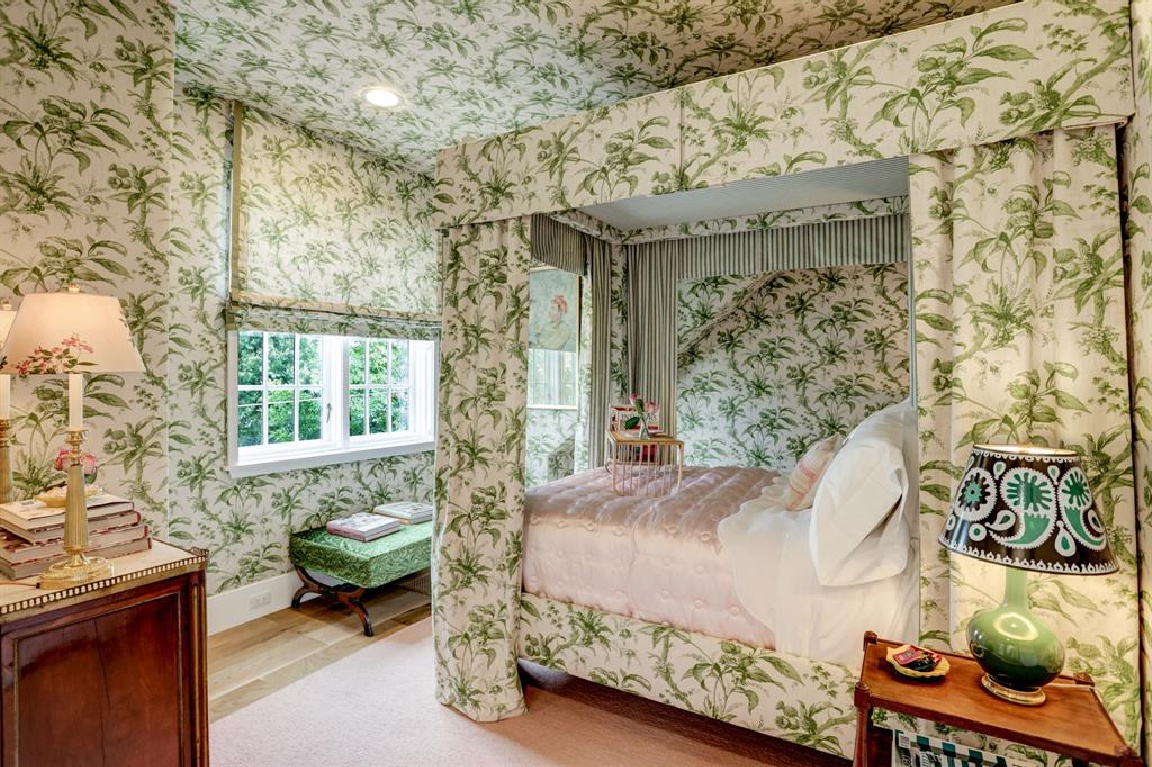 Lisa Fine designed bedroom in MILIEU Showhouse 2020 - featuring exceptional designers including Darryl Carter, Kathryn Ireland, Pamela Pierce, Shannon Bowers, and more. #milieushowhouse #interiordesign #designershowhouse #luxuryhome #edwinlutyens #bedroom #lisafine