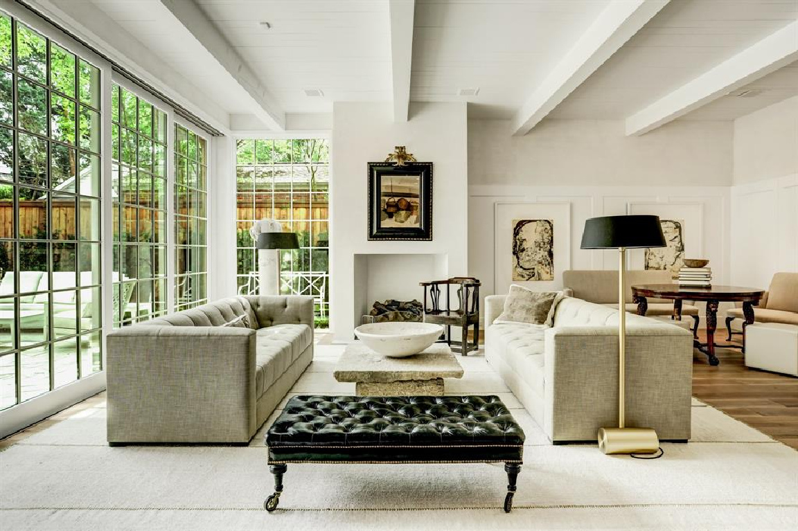 Family room in MILIEU Showhouse 2020 - featuring exceptional designers including Darryl Carter, Kathryn Ireland, Pamela Pierce, Shannon Bowers, and more. #milieushowhouse #interiordesign #designershowhouse #luxuryhome #edwinlutyens #familyroom #darrylcarter