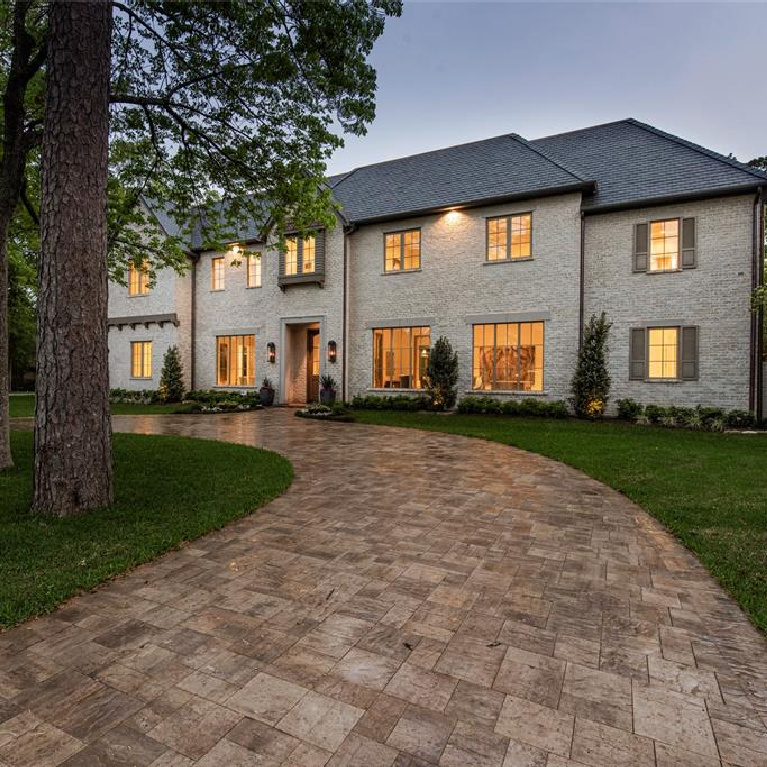 Stunning French inspired luxury home in Houston. #luxuryhome #frenchhome #frenchcountry #sophisticateddecor #timelessdesign