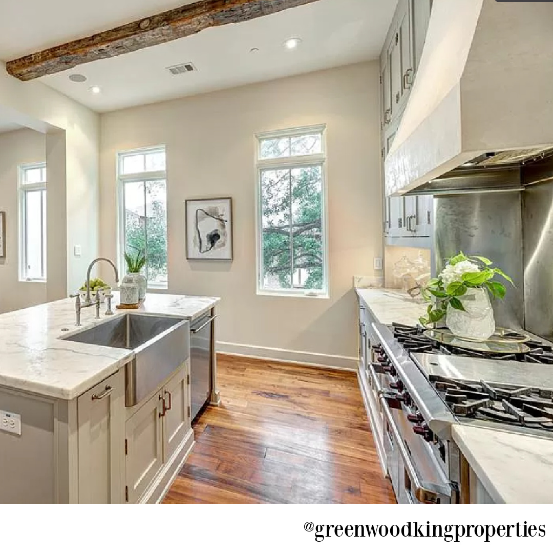 Kitchen in modern French Houston Home (1119 Berthea St.) - @greenwoodkingproperties. #modernfrench #interiordesign #kitchens