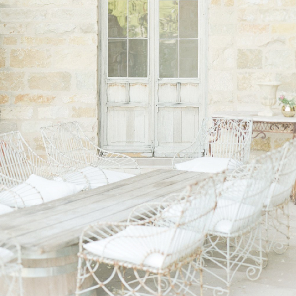 Rustic elegance and French farmhouse style entertaining at Sunstone Winery - photo by Belinda Jean Photography via Wedding Sparrow. #frenchfarmhouse #rusticelegance