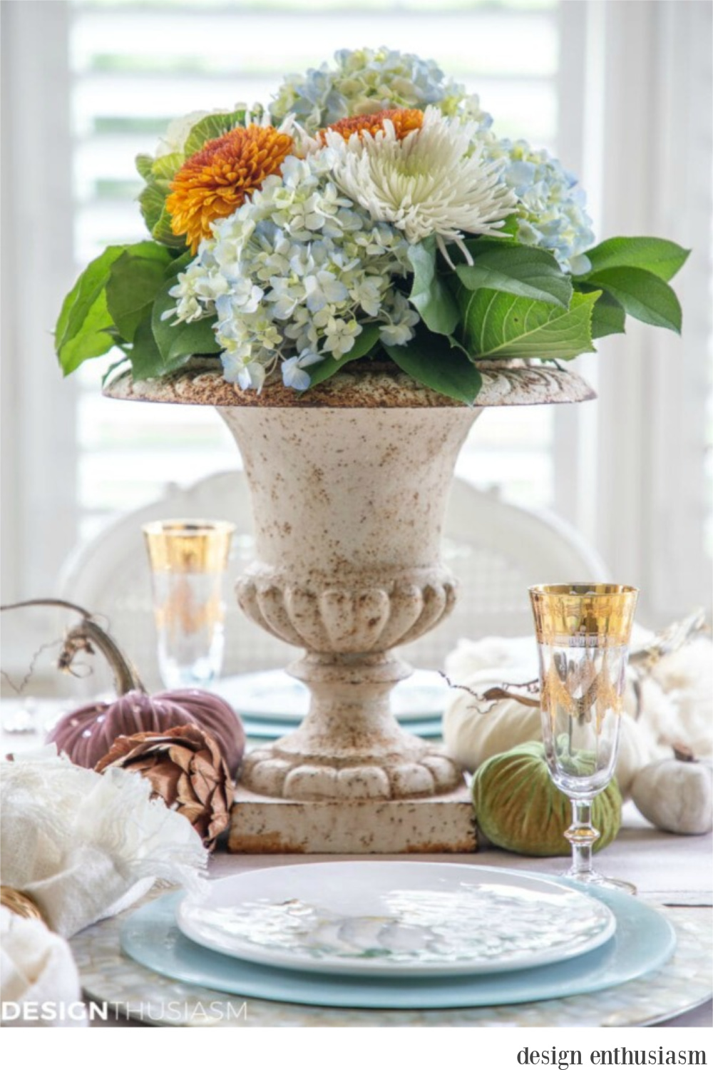 When you're after the softer side of autumn and a soothing color palette - tablescape by Design Enthusiasm. Serene French Farmhouse Fall Decor Photos ahead! #centerpiece #falltable #fallfloral #autumn #tabletop #Thanksgiving #pumpkins