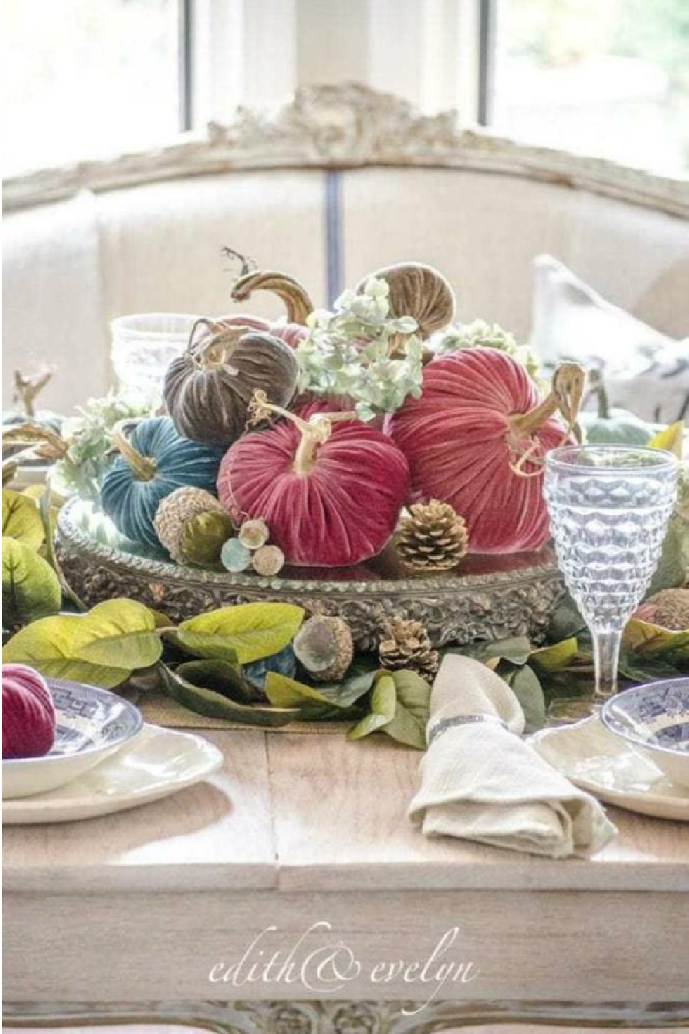 Stunning and simple centerpiece by Edith & Evelyn. Serene French Farmhouse Fall Decor Photos ahead! #tablescape #centerpiece #autumn #falldecor #velvetpumpkin #frenchcountry