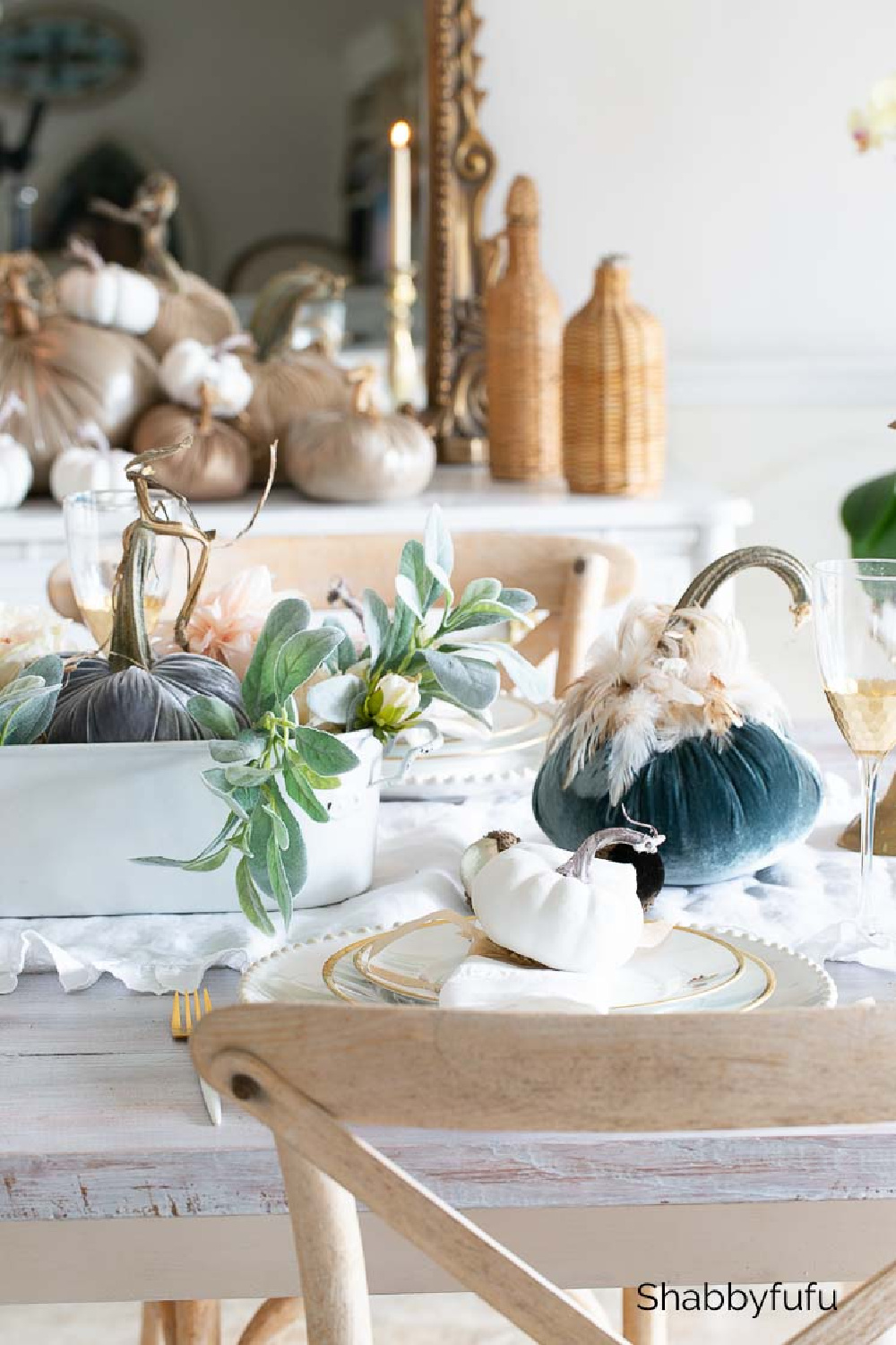 Beautiful fall tablescape with French Country style - Shabbyfufu. #frenchcountryfall